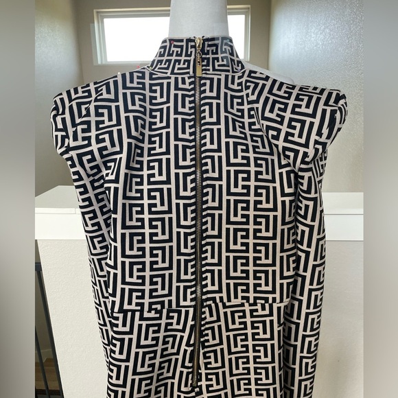 Long sleeve jumpsuit size small. - Picture 9 of 16